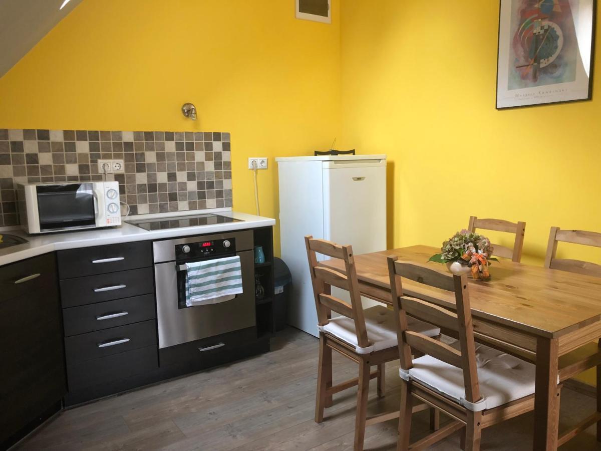 סולנוק Tulipan Villa Panzio מראה חיצוני תמונה