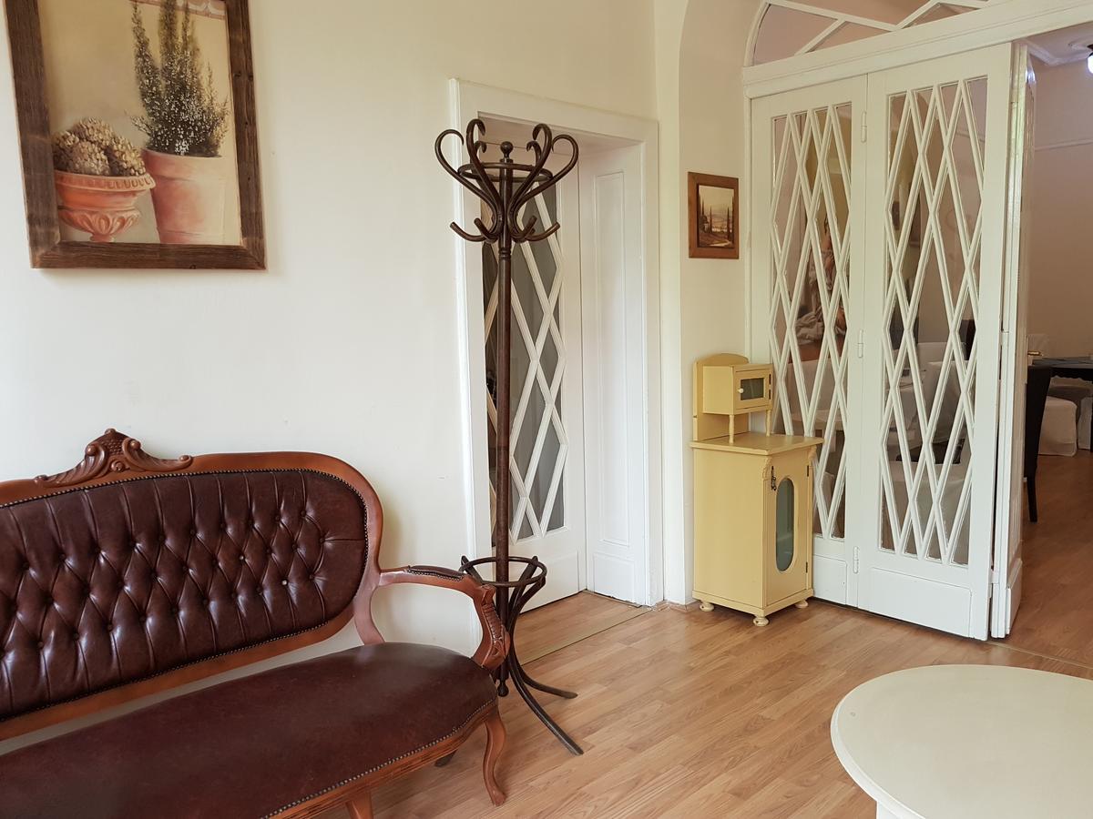 סולנוק Tulipan Villa Panzio מראה חיצוני תמונה